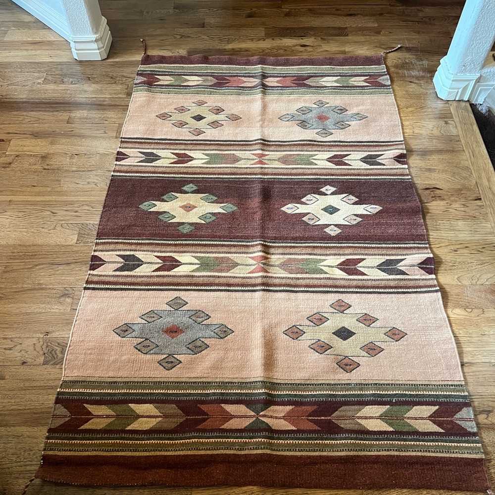 Zapotec Indian rug from Oaxaca, Mexico in excellent condition 68”x41” Gorgeous